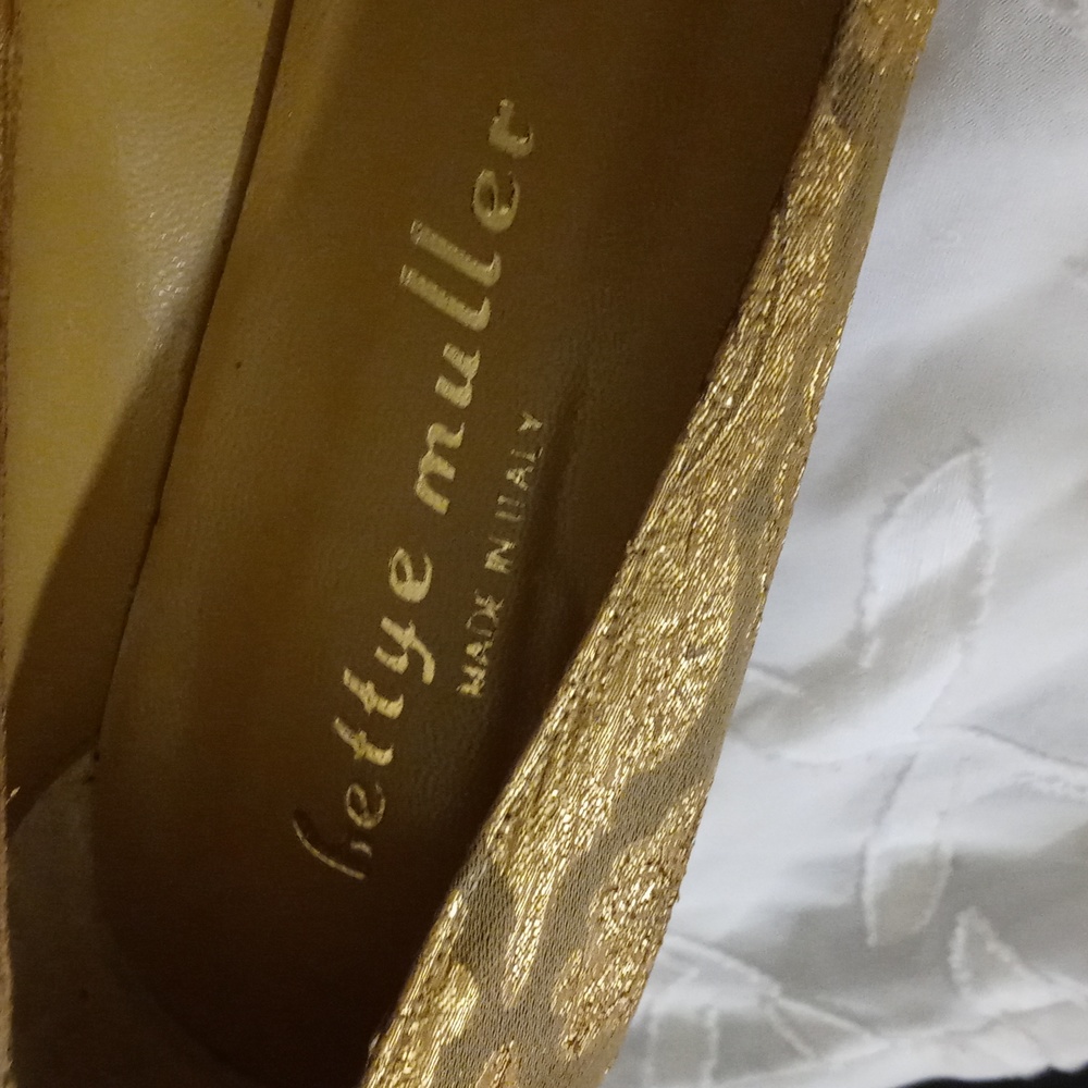 Bettye Muller pumps. Gold and Tan. 39 - Picture 2 of 3